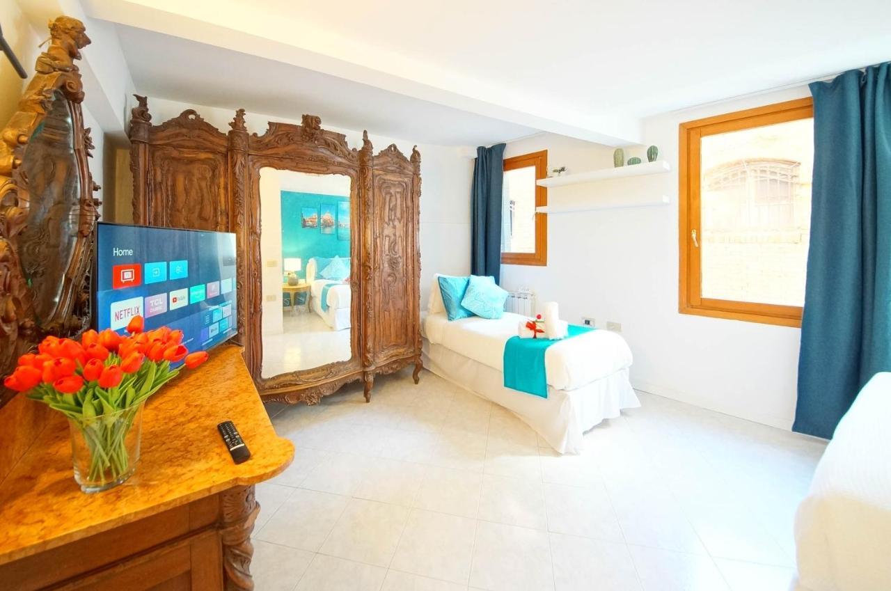 Gondola View Apartment Venesia Bagian luar foto