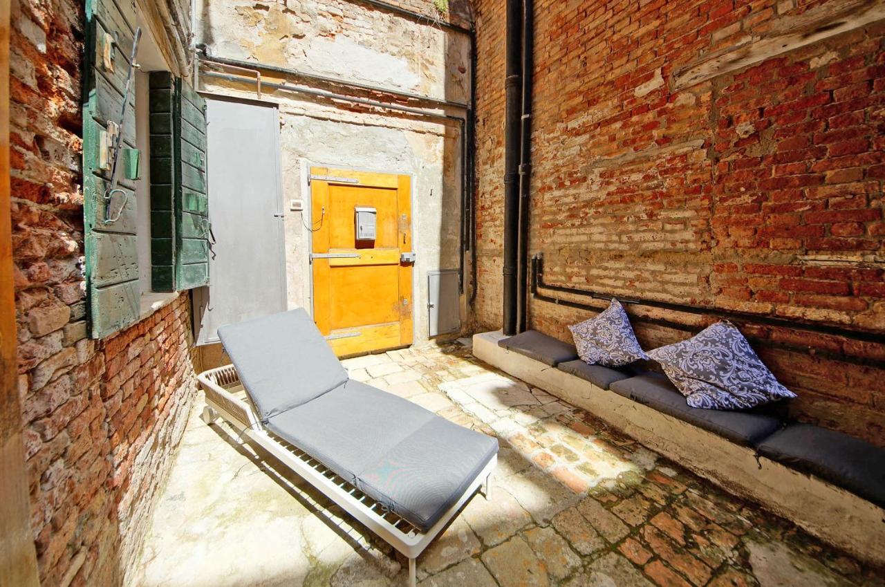 Gondola View Apartment Venesia Bagian luar foto