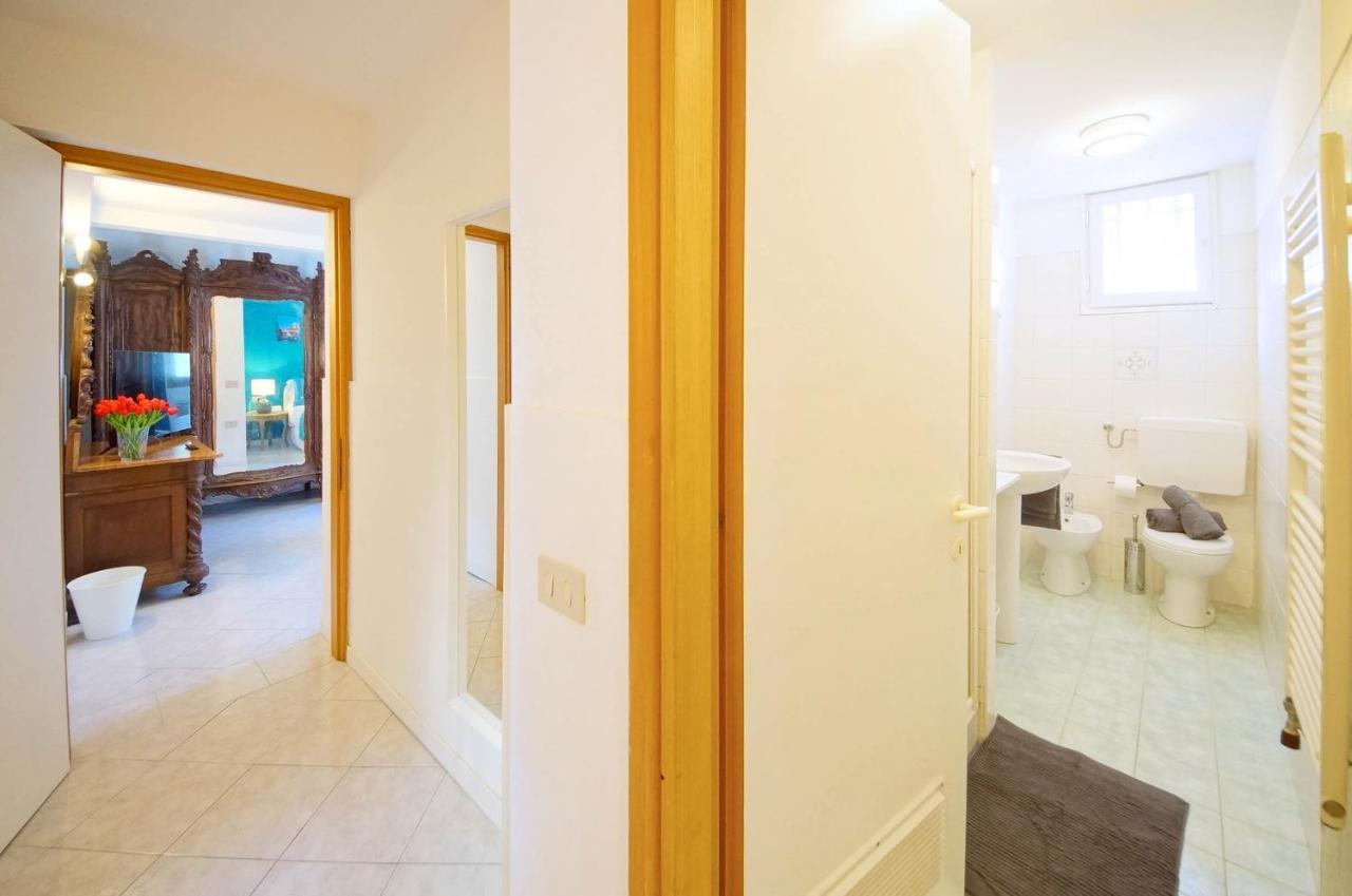 Gondola View Apartment Venesia Bagian luar foto